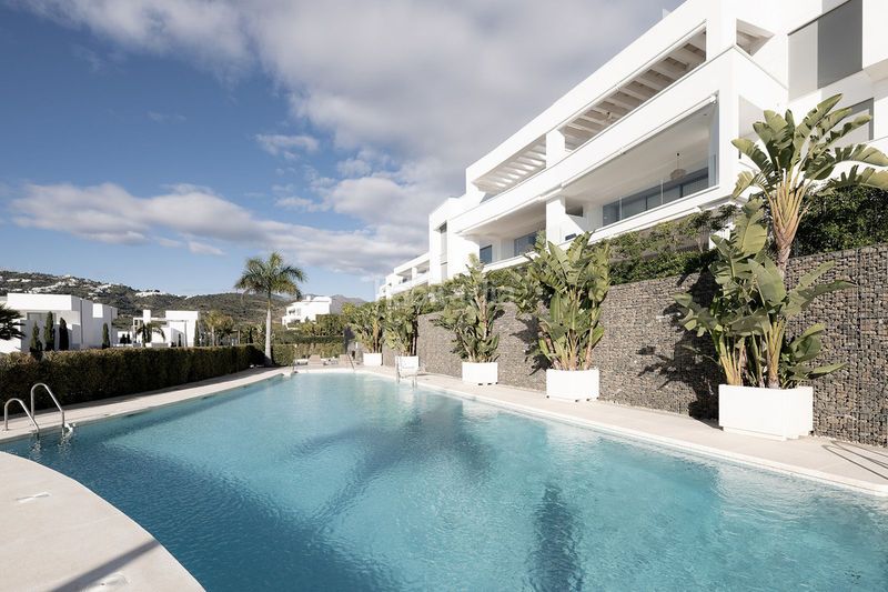 Foto e2a81299-571d-47d5-8495-2b80272cfd51. Àtic amb aparcament piscina a bahía de Marbella Marbella