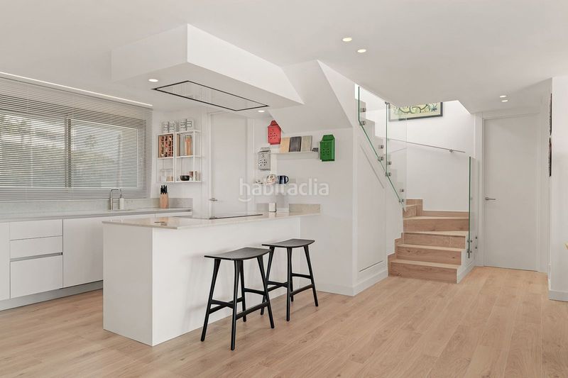 Foto f836b8db-e25b-46a5-9d15-aed3d955d9c6. Àtic amb aparcament piscina a bahía de Marbella Marbella