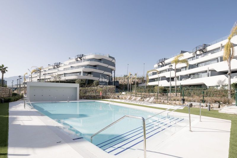 Foto ea9dc99a-123e-4516-a488-122d6ab4e6b7. Àtic amb aparcament piscina a La Concha - Resina Golf Estepona