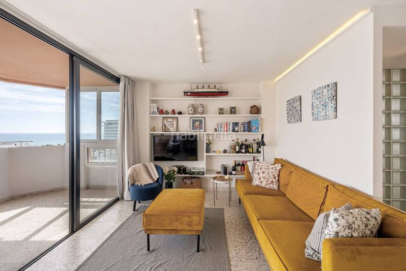 Foto 29c7d024-14f6-4b0b-b478-8b0f3a557903. Apartament amb piscina a El Bajondillo Torremolinos