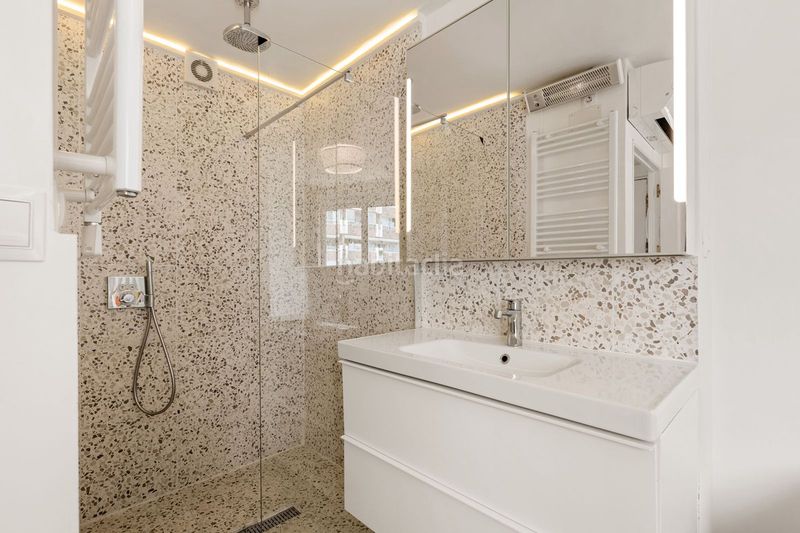 Foto e67cd93b-1b30-4693-9ebc-d414ddfde2b6. Apartament amb piscina a El Bajondillo Torremolinos