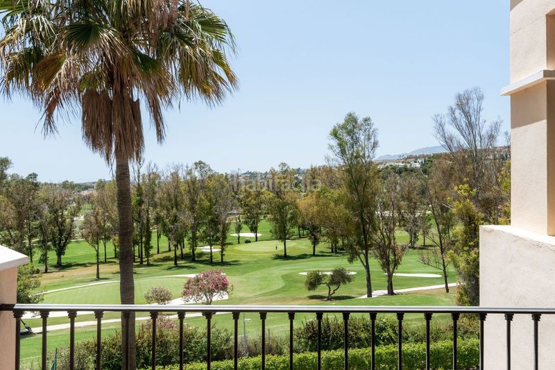 Foto a18a24d3-1574-4273-894a-bbd6d7e6b32f. Apartamento en Benatalaya Estepona