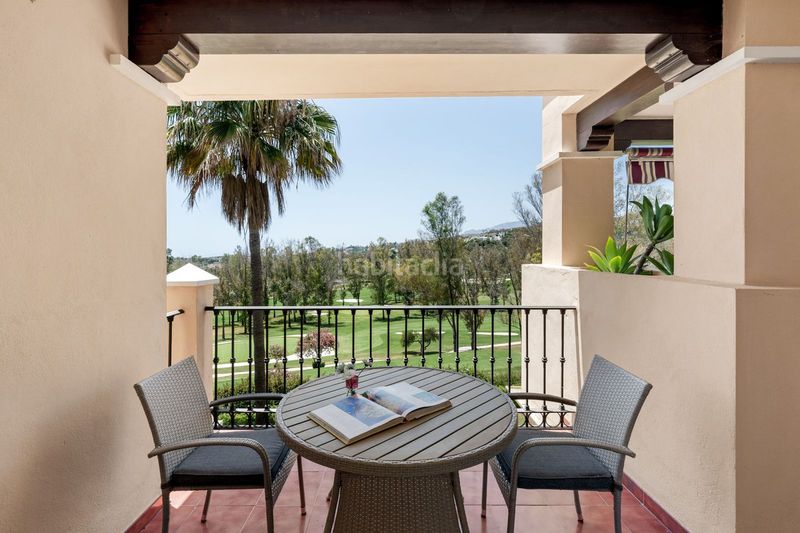 Foto bc90d6f1-4080-4824-b71a-10f3684beaef. Apartamento en Benatalaya Estepona