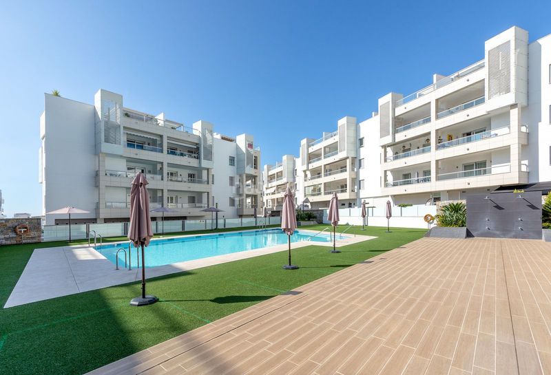 Foto 90c8402a-693a-4219-878a-d9bc23dbf560. Apartamento en Nueva Alcántara Marbella