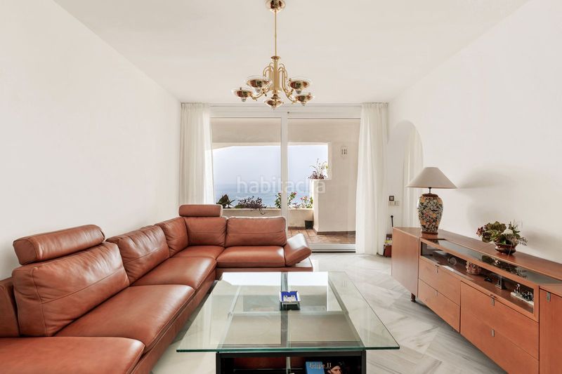 Foto 2ac6daca-85aa-425f-886e-fbc09c434801. Apartament amb aparcament piscina a El Bajondillo Torremolinos