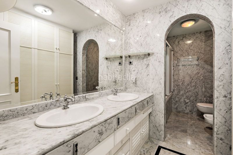 Foto 440393f7-9853-43e3-b6cb-a0cabe24991f. Apartament amb aparcament piscina a El Bajondillo Torremolinos