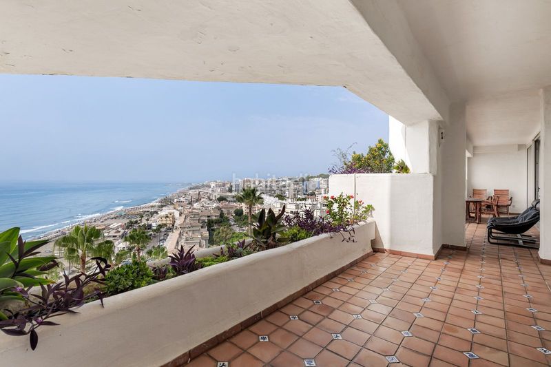 Foto 5e5e455b-4f29-4947-aa79-b1f097936854. Apartament amb aparcament piscina a El Bajondillo Torremolinos