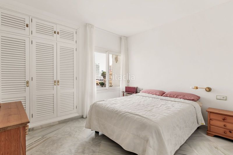 Foto d8e912f6-2c68-435b-8c8d-7e732e6fc970. Apartament amb aparcament piscina a El Bajondillo Torremolinos