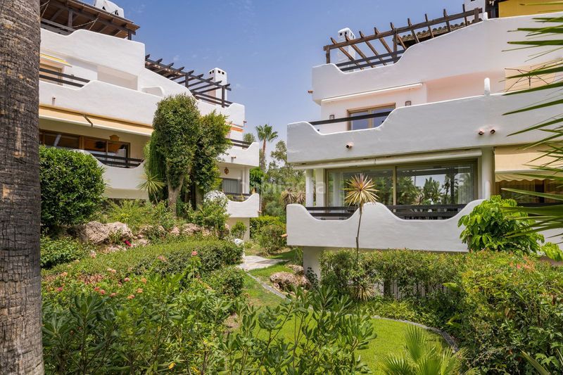 Foto d5e0d379-a530-4949-bab3-515eea61741f. Casa adossada amb aparcament piscina a Nagüeles Alto Marbella