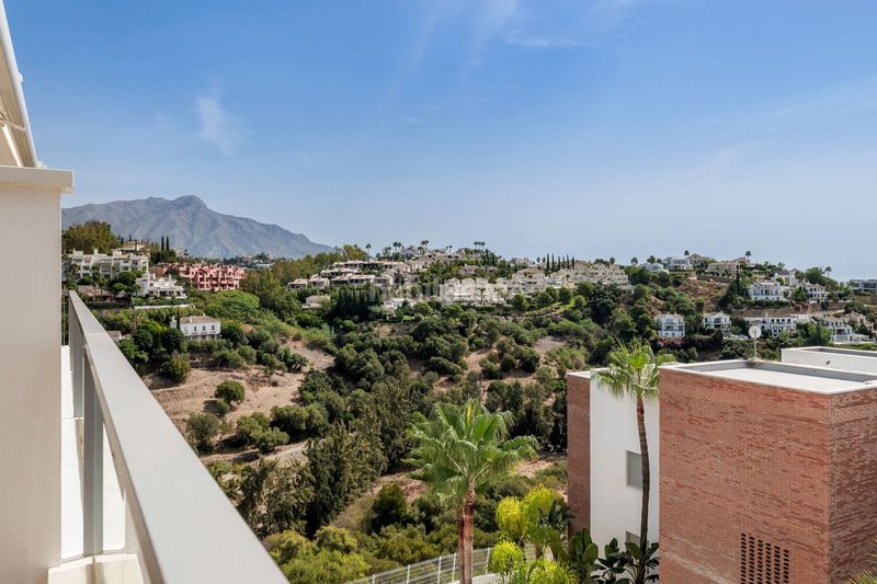 Foto 1f1f07e6-527f-4d06-8fe8-ba6e4da538ac. Apartament amb aparcament piscina a los arqueros - puerto del almendro Benahavís