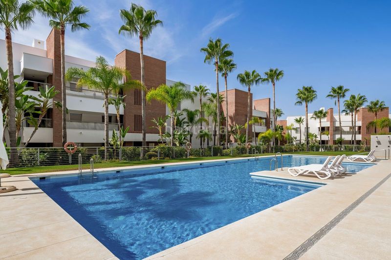 Foto bb32cd8b-71d7-4f0d-9db9-7e5aeda6cf41. Apartament amb aparcament piscina a los arqueros - puerto del almendro Benahavís