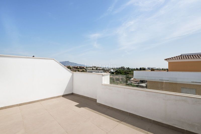 Foto f17b0d6b-70e7-4095-a96e-44392ea0ea18. Casa a schiera con parcheggio in Cancelada Estepona