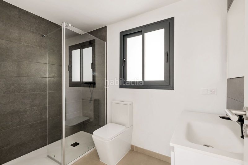 Foto 47a9a1fe-e88c-4b64-abdf-97c00be0016a. Maison jumelée avec parking dans Cancelada Estepona
