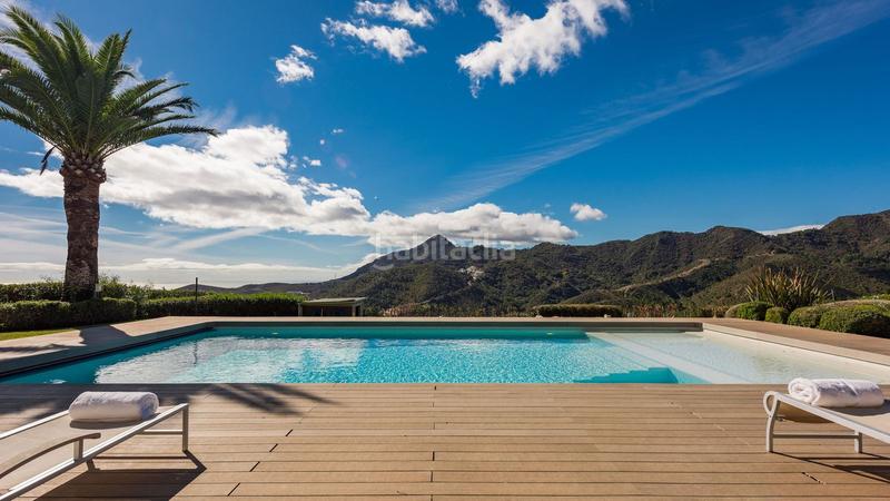 Foto 2a30d2ab-3090-4429-8e65-5475f307fb67. Chalet with parking pool in La Zagaleta Benahavís