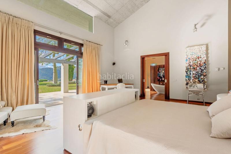 Foto ced0027e-6693-4ce2-9225-038711cc4770. Chalet with parking pool in La Zagaleta Benahavís