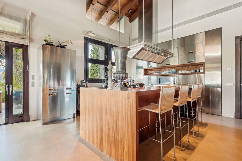 Foto 61d8ec1e-3b9b-4120-b631-da8feb40ef72. Chalet con parcheggio piscina in La Zagaleta Benahavís