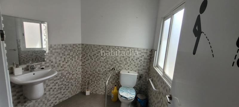 Foto 6c7c871c-0247-49f0-9bb4-89beb91642fd. Lloguer local comercial a Llatí Santa Coloma de Gramenet