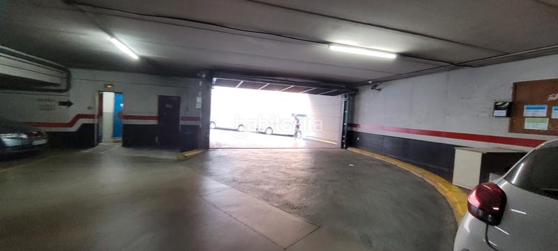 Foto 01ed0a02-13d2-4853-b83c-e8986ac10d96. Alquiler parking coche plaza de parking en alquiler en Badalona