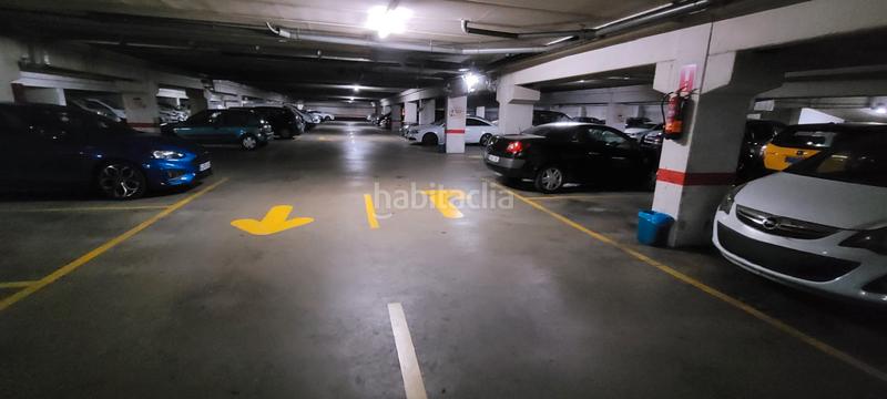 Foto 8ec3120e-cf51-46d2-8863-e9a372c4f5c0. Alquiler parking coche plaza de parking en alquiler en Badalona