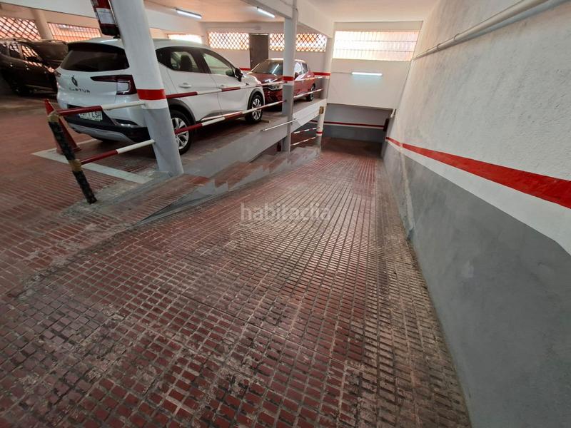 Foto f2468ebd-29f3-4676-8f4f-ce9f9fff919c. Autoparkplatz in carrer d'alella 30 in Llatí Santa Coloma de Gramenet