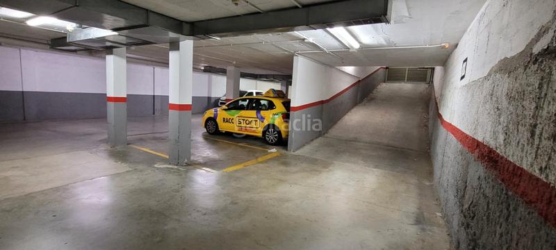 Foto ff049ad2-2a5d-4569-9cbf-e6a5e900621e. Aparcament cotxe a Puigfred Badalona