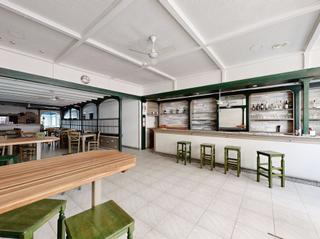 Local commercial à Rúa eduardo pondal 24. Restaurante a la venta en foz