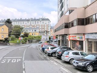 Business premise in Avenida xunqueira 5. Local comercial en el centro de viveiro