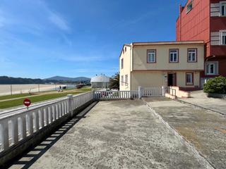 Casa en Travesa da ribeira 14. Casa con patio sobre la ra de foz