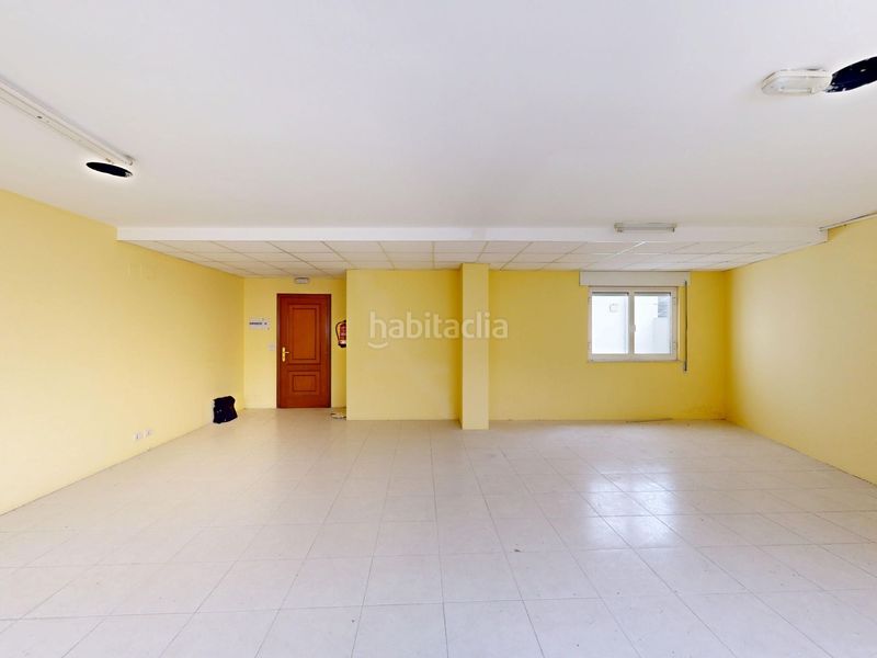 Foto 6f9f0afe-7eef-4f75-adc0-6de89ea9d549. Local comercial a Foz