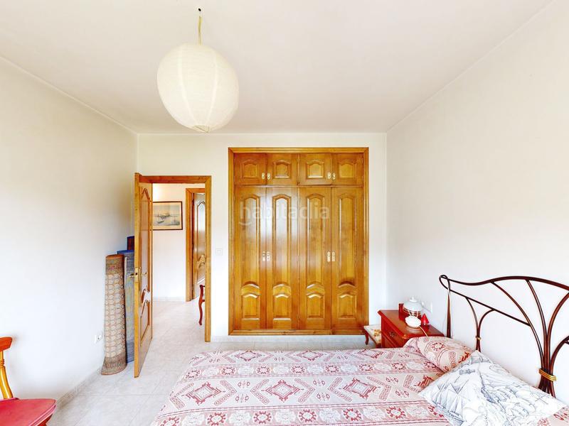 Foto b5a964f0-c383-4134-9d52-eff61a7d3688. Casa  con finca en Alfoz