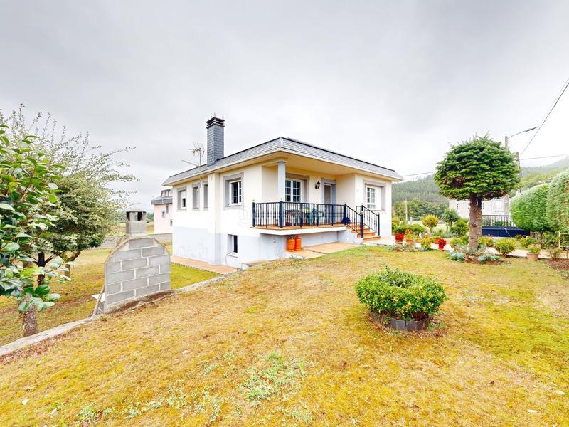 Foto e9081152-ca79-40c9-a36d-a11d1628801d. Casa  con finca en Alfoz