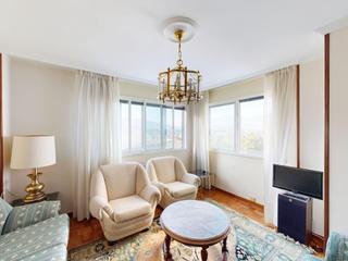 Pis  Xunqueira. Piso en el centro de viveiro