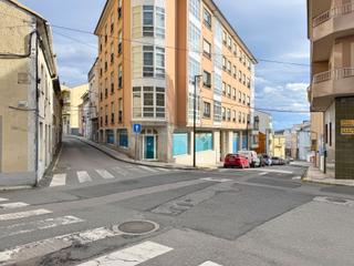 Local commercial à Noriega varela 1. Local comercial a pie de calle en el centro de foz