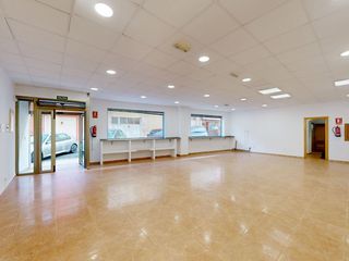 Alquiler Local Comercial en Mariñeiro chila 5. Local comercial en foz