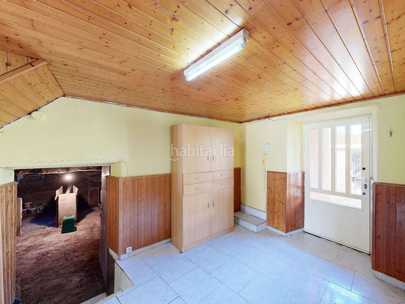 Foto 18dbc77e-c94f-422f-be92-1e11a0131469. Casa a cima de vila - vidal 4 a Trabada