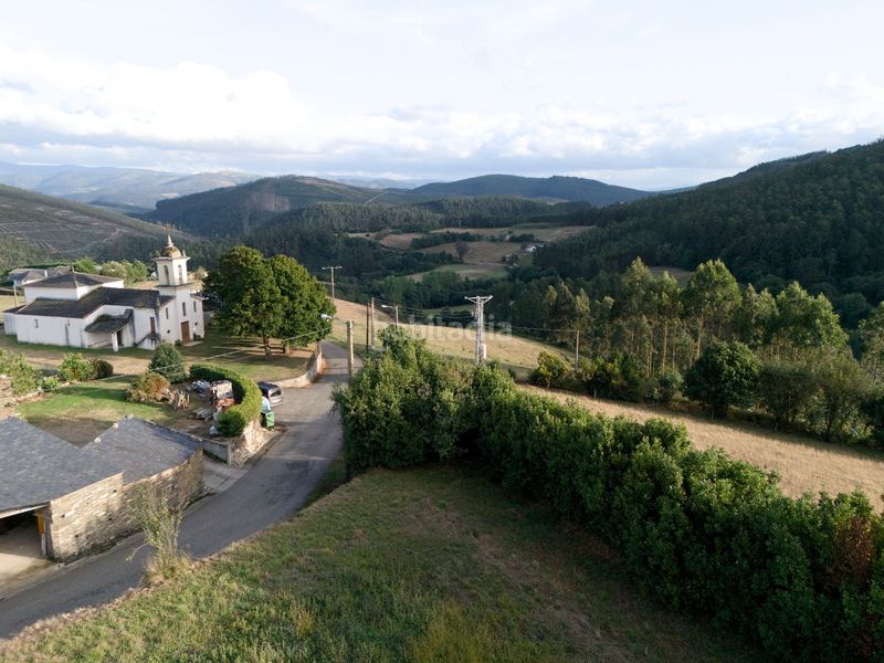 Foto df8e260f-8709-48d8-a167-85e385e34e74. Casa a cima de vila - vidal 4 a Trabada