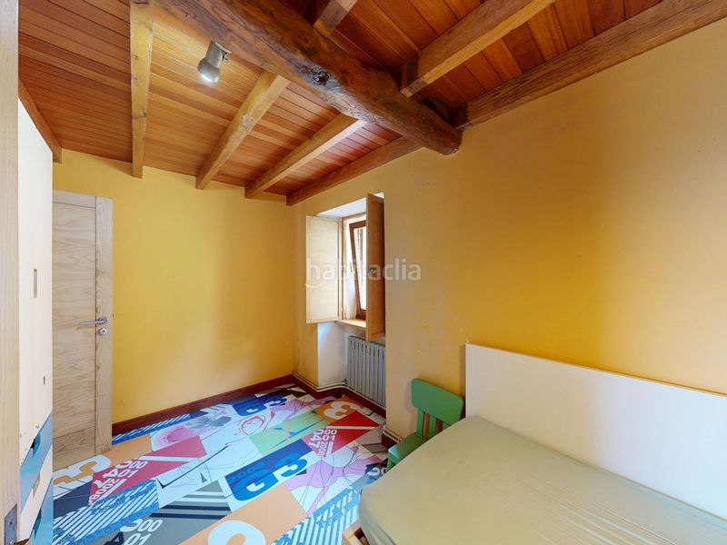 Foto f02a1568-86f8-4a11-b1cb-786e1443f6ee. Casa amb calefacció a Foz