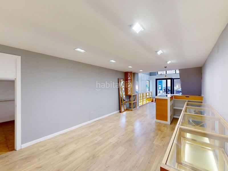 Foto c8ea46fe-36ee-4495-bfc1-5da0ac138914. Local comercial  en el centro en Foz