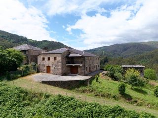 House in Ourol. Casa de piedra en ourol