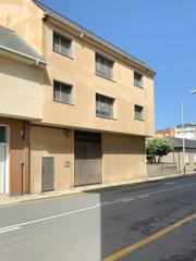 Edifici  Avenida da mariña. Edificio de viviendas justo enfrente de la playa urbana de burel
