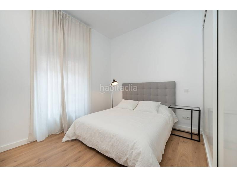 Foto 0a05d186-4a78-4dbe-a7a7-ec337f173058. Piso reformado y amueblado. muy próximo al parque del retiro. en Madrid