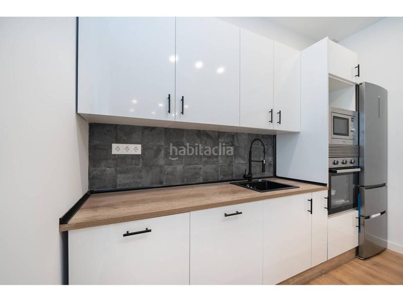 Foto 6e46c089-4ab7-4ace-9865-cc7d02008ab6. Piso reformado y amueblado. muy próximo al parque del retiro. en Madrid