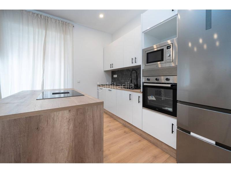 Foto acf4c64e-2680-4c88-a6fc-c692f45a51ed. Piso reformado y amueblado. muy próximo al parque del retiro. en Madrid