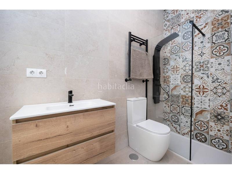 Foto b6da2d63-53ca-427f-a71d-7cf6cab5fe1a. Piso reformado y amueblado. muy próximo al parque del retiro. en Madrid