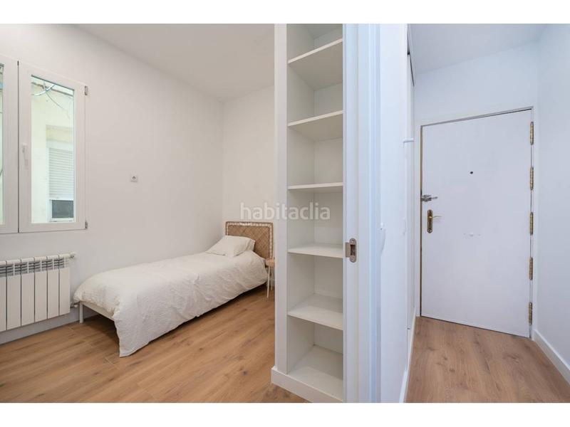 Foto b9ed1f6c-2168-4502-8afd-adc817721431. Piso reformado y amueblado. muy próximo al parque del retiro. en Madrid