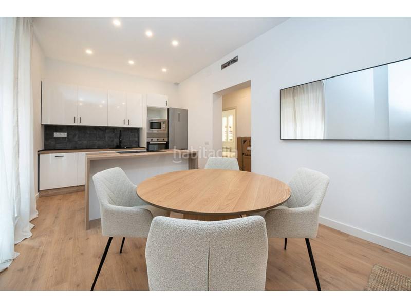 Foto cb599769-8b36-4a62-8f9a-83c4403a63d3. Piso reformado y amueblado. muy próximo al parque del retiro. en Madrid