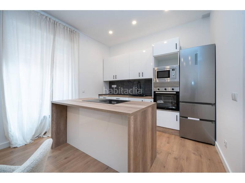 Foto cd188ca2-34dc-43d2-a6b0-9dfdef777471. Piso reformado y amueblado. muy próximo al parque del retiro. en Madrid