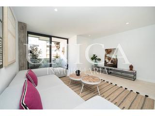 Pis a Ibiza. Reforma exterior y jardín comunitario junto al retiro vídeo