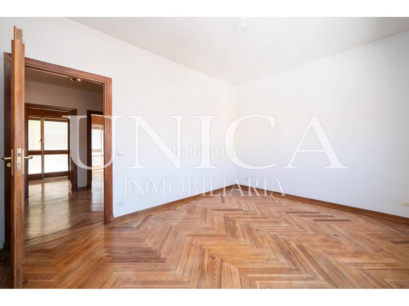 Foto 95c1ef11-504b-4c8e-a401-f12d74d74706. Piso inmejorable ubicacion muy luminoso y vistas despejadas en Arapiles en Madrid