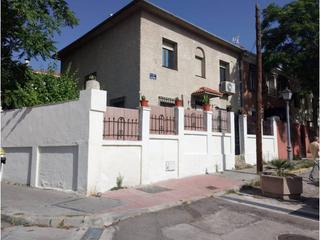 Casa aparellada a Fuente del Berro. Chalet pareado en fuente del berro